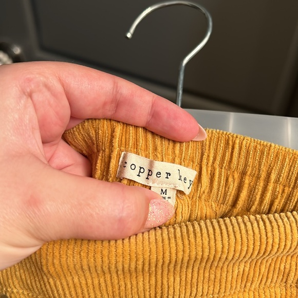 Yellow corduroy skirt - Picture 3 of 3